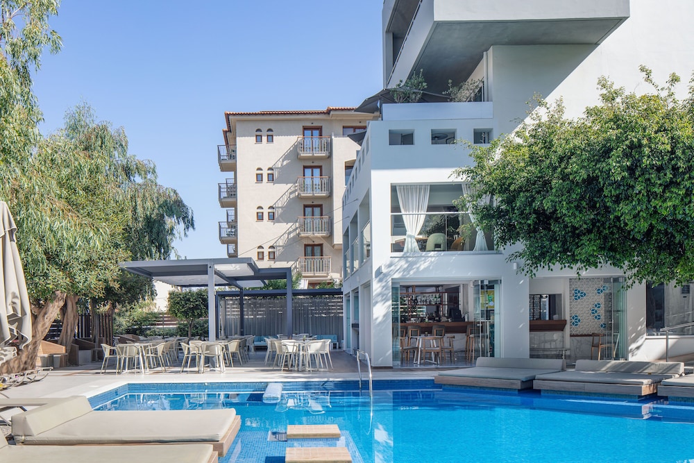 Atrium Ambiance Hotel — Swimming pool in Rethymnon