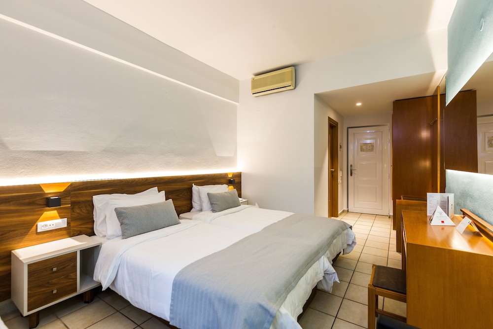Atrium Ambiance Hotel — Hotel rooms in Rethymnon
