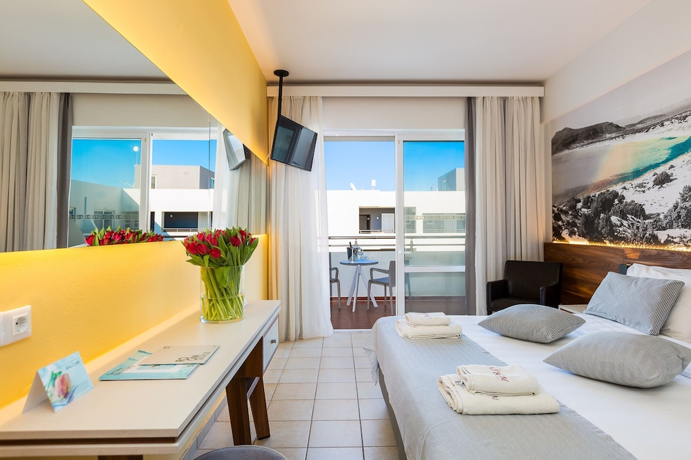 Atrium Ambiance Hotel — Hotel rooms in Rethymnon