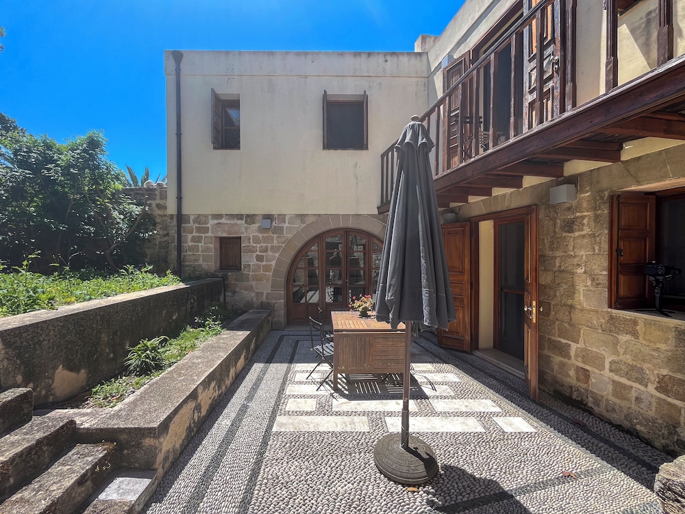 Avalon Boutique Hotel Rhodes — Hotel building in Rhodes Town, South Aegean