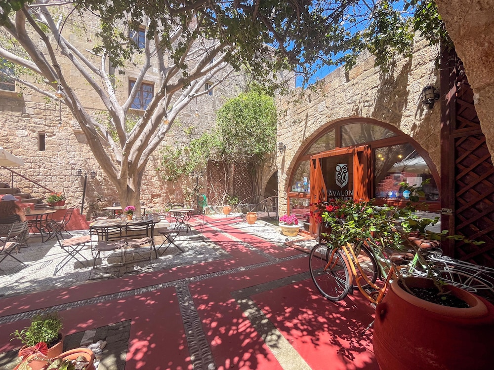 Avalon Boutique Hotel Rhodes — Restaurant & bars in Rhodes Town, South Aegean