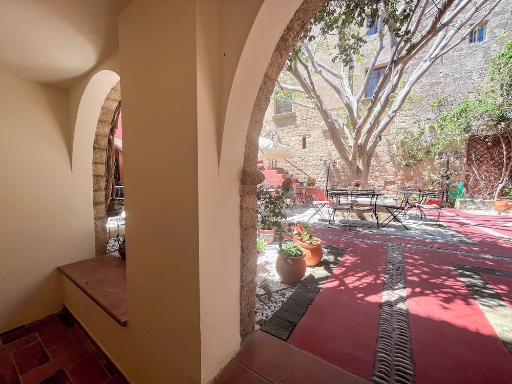 Avalon Boutique Hotel Rhodes — Hotel building in Rhodes Town, South Aegean