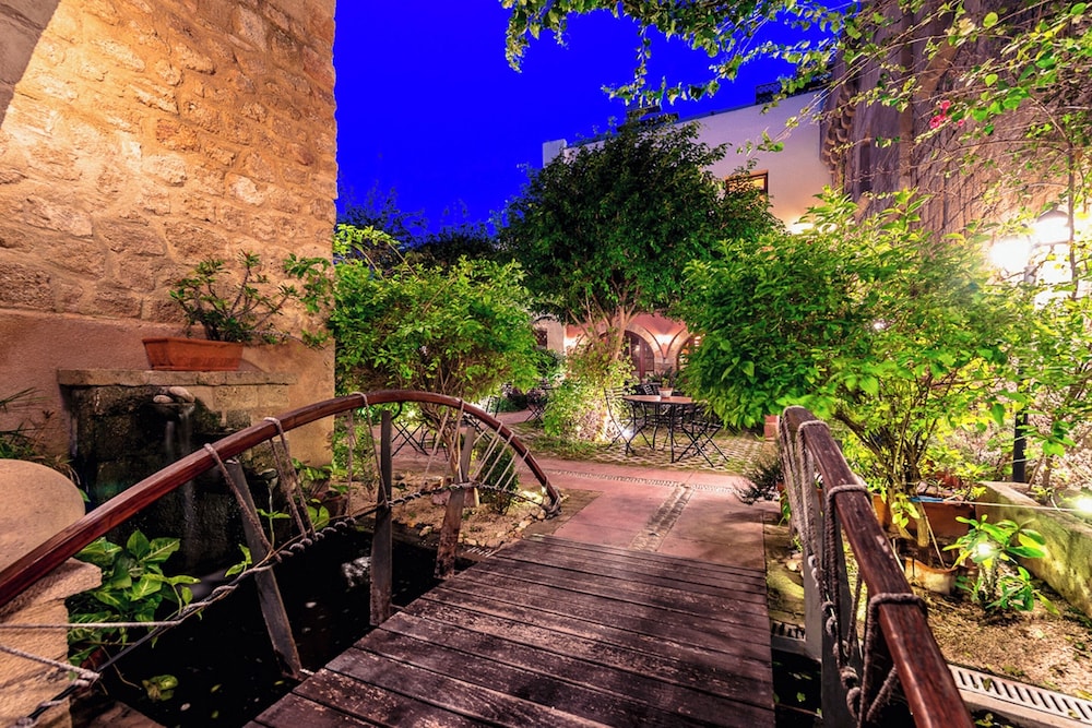 Avalon Boutique Hotel Rhodes — Restaurant & bars in Rhodes Town, South Aegean