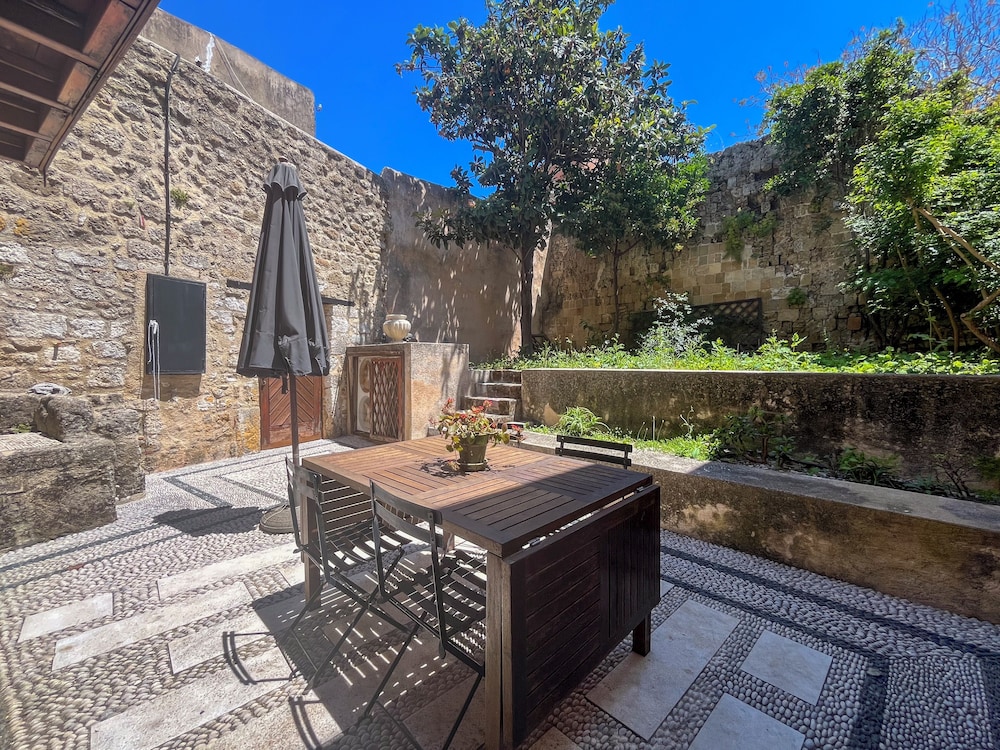 Avalon Boutique Hotel Rhodes — Hotel building in Rhodes Town, South Aegean