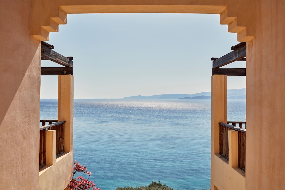 Candia Park Village — Hotel building in Elounda