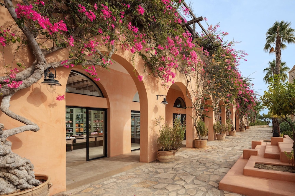 Candia Park Village — Hotel building in Elounda