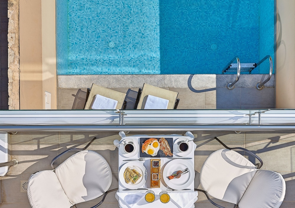 Castello Boutique Resort & Spa - Adults Only — Swimming pool in Sissi