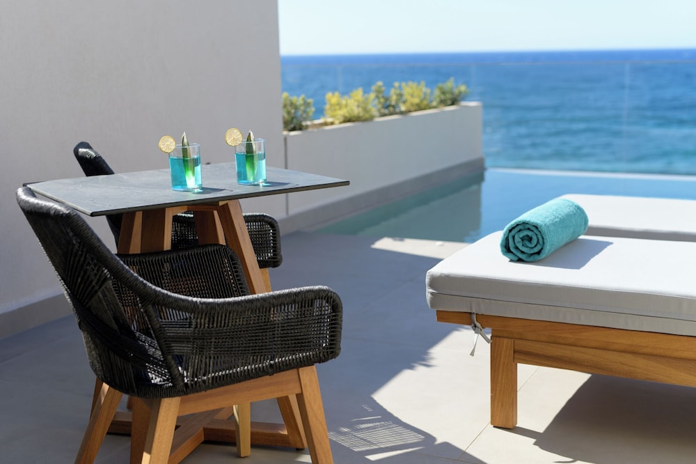 Castello Boutique Resort & Spa - Adults Only — Swimming pool in Sissi