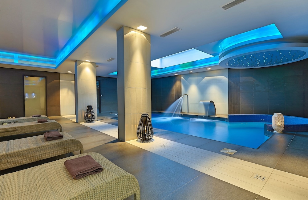 Castello Boutique Resort & Spa - Adults Only — Swimming pool in Sissi
