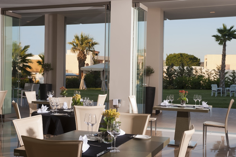 Castello Boutique Resort & Spa - Adults Only — Restaurant & bars in Sissi