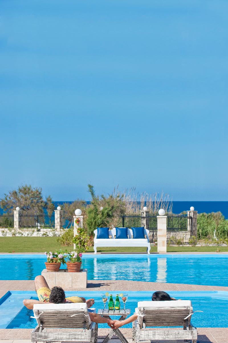 Mrs Chryssana Beach Hotel by GHH — Platanias