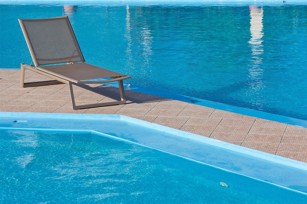 Mrs Chryssana Beach Hotel by GHH — Pool in Platanias