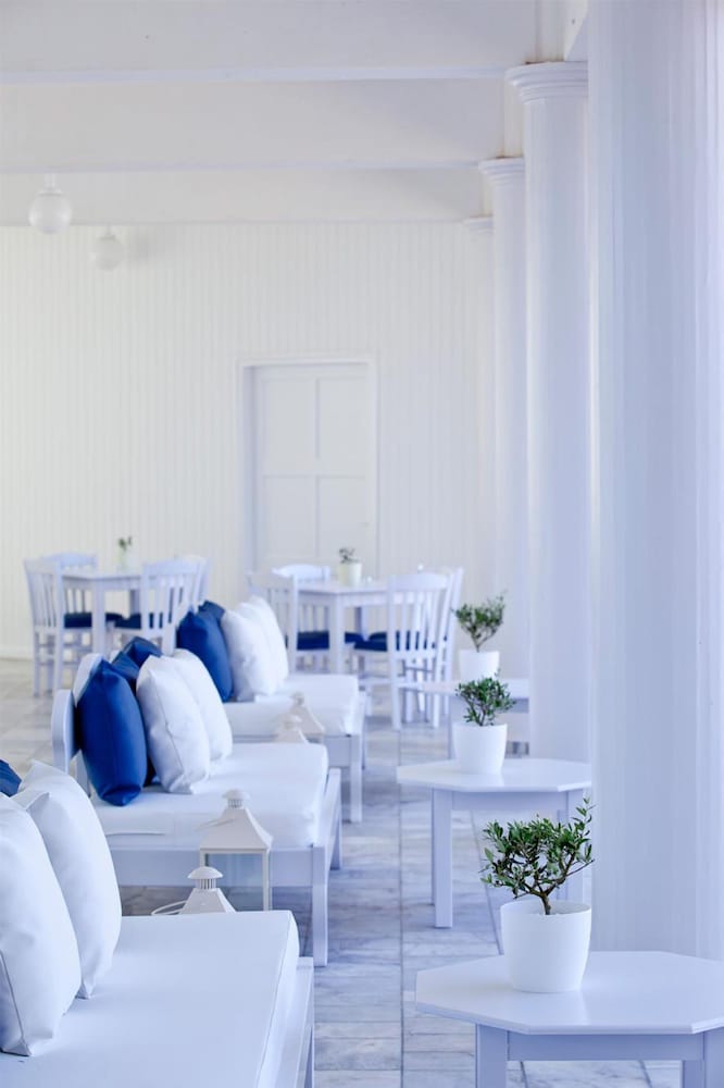 Mrs Chryssana Beach Hotel by GHH — Restaurant in Platanias