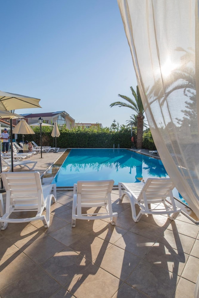 Creta Aquamarine hotel — Pool in Rethymnon