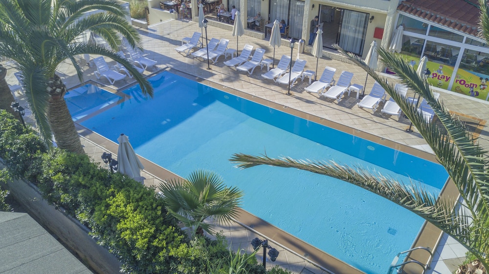 Creta Aquamarine hotel — Pool in Rethymnon