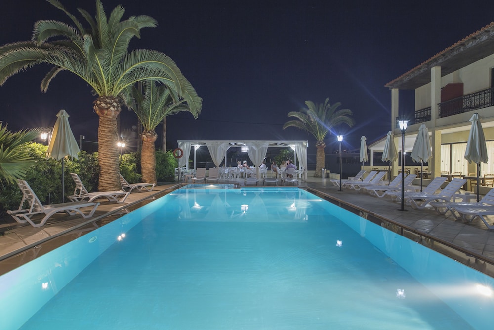 Creta Aquamarine hotel — Pool in Rethymnon