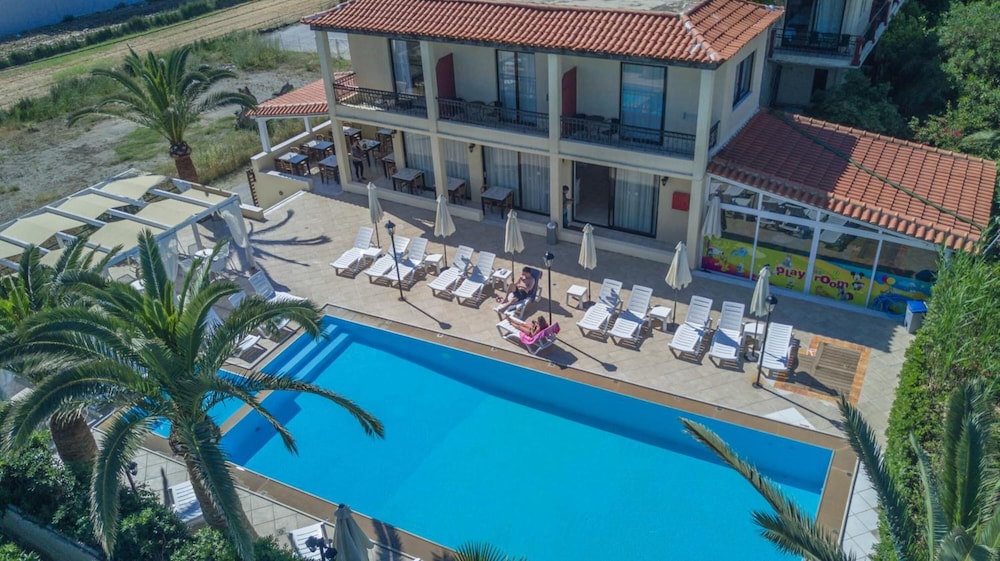 Creta Aquamarine hotel — Pool in Rethymnon