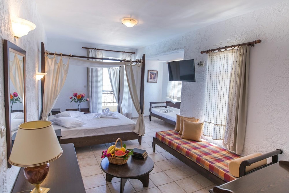 Creta Aquamarine hotel — Rooms in Rethymnon