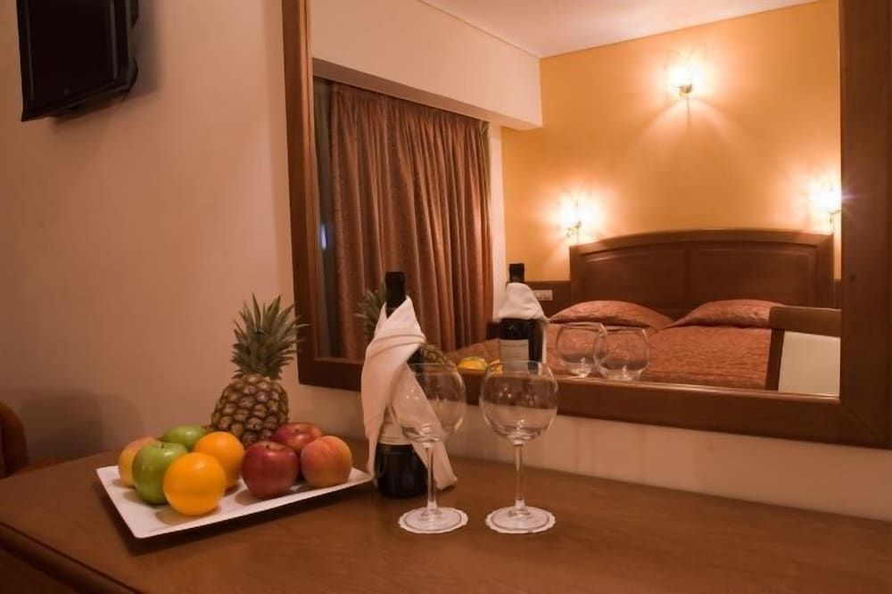 Crystal City Hotel