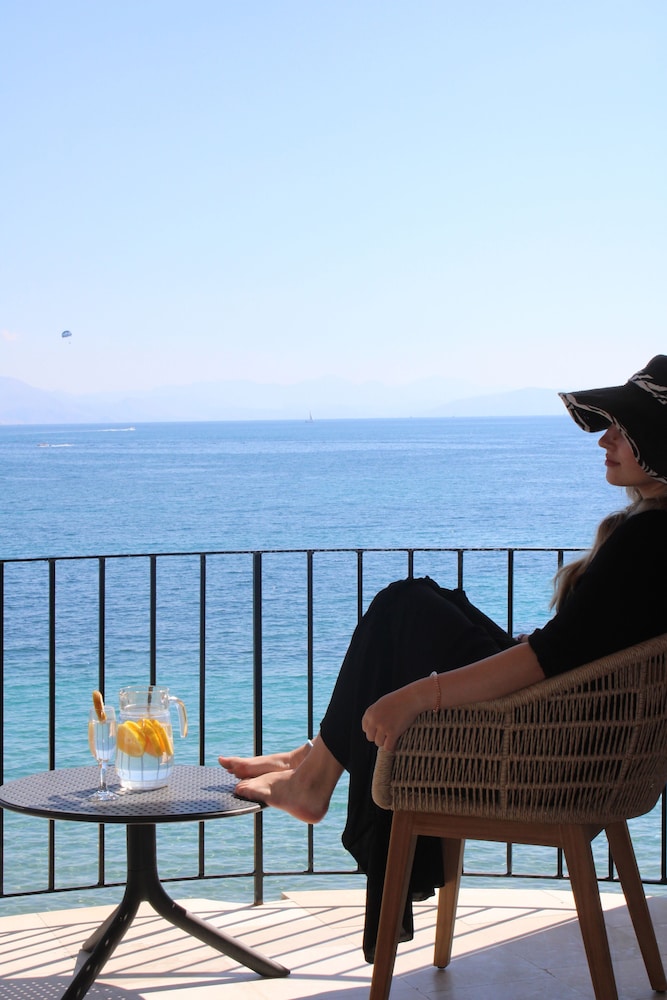 Dassia Beach — Hotel rooms in Dassia, Ionian Islands