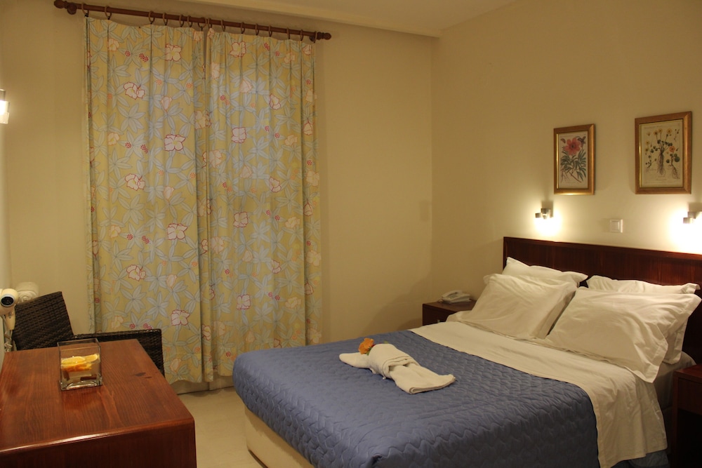 Dassia Beach — Hotel rooms in Dassia, Ionian Islands