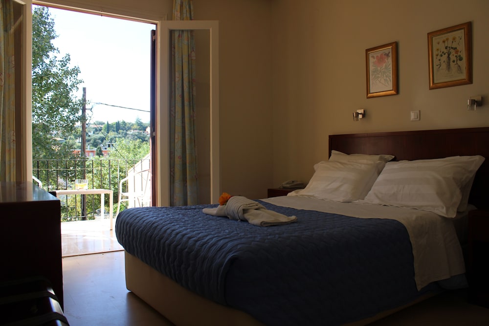 Dassia Beach — Hotel rooms in Dassia, Ionian Islands
