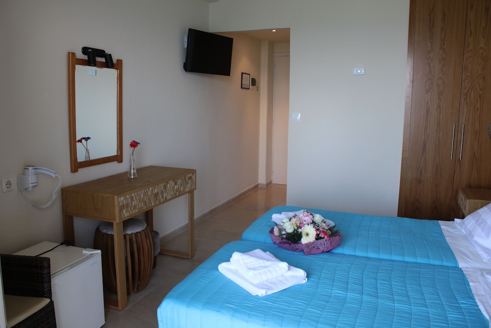 Dassia Beach — Hotel rooms in Dassia, Ionian Islands