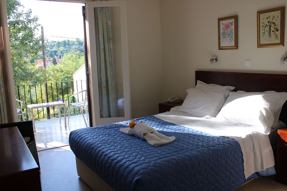 Dassia Beach — Hotel rooms in Dassia, Ionian Islands