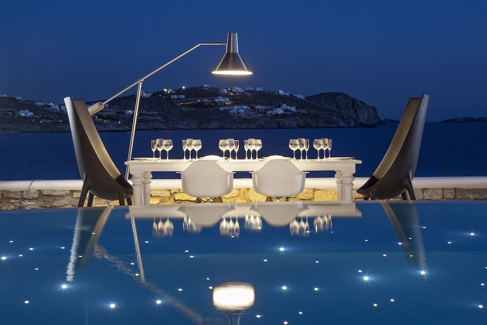 DeLight Boutique Hotel - Small Luxury Hotels of the World — Restaurant in Ornos, South Aegean
