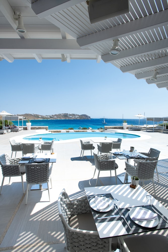 DeLight Boutique Hotel - Small Luxury Hotels of the World — Restaurant in Ornos, South Aegean