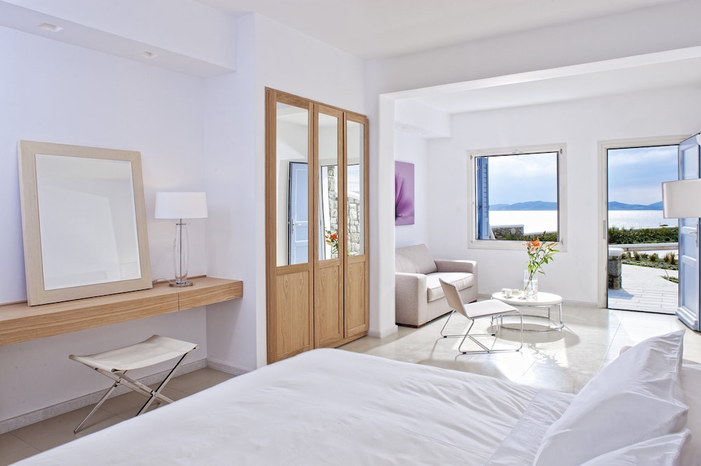 DeLight Boutique Hotel - Small Luxury Hotels of the World — Rooms in Ornos, South Aegean