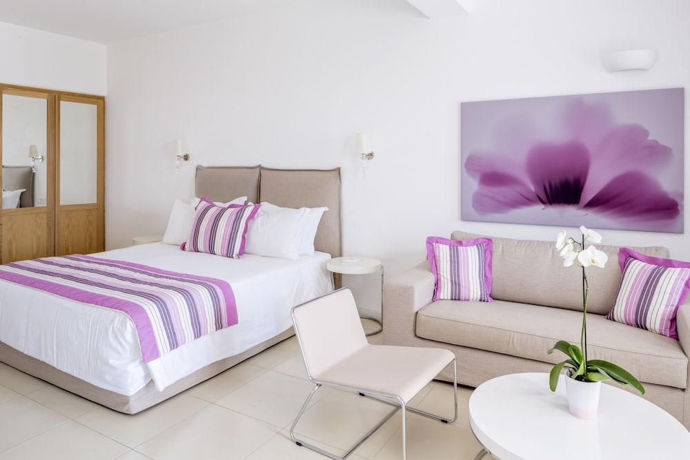 DeLight Boutique Hotel - Small Luxury Hotels of the World — Rooms in Ornos, South Aegean