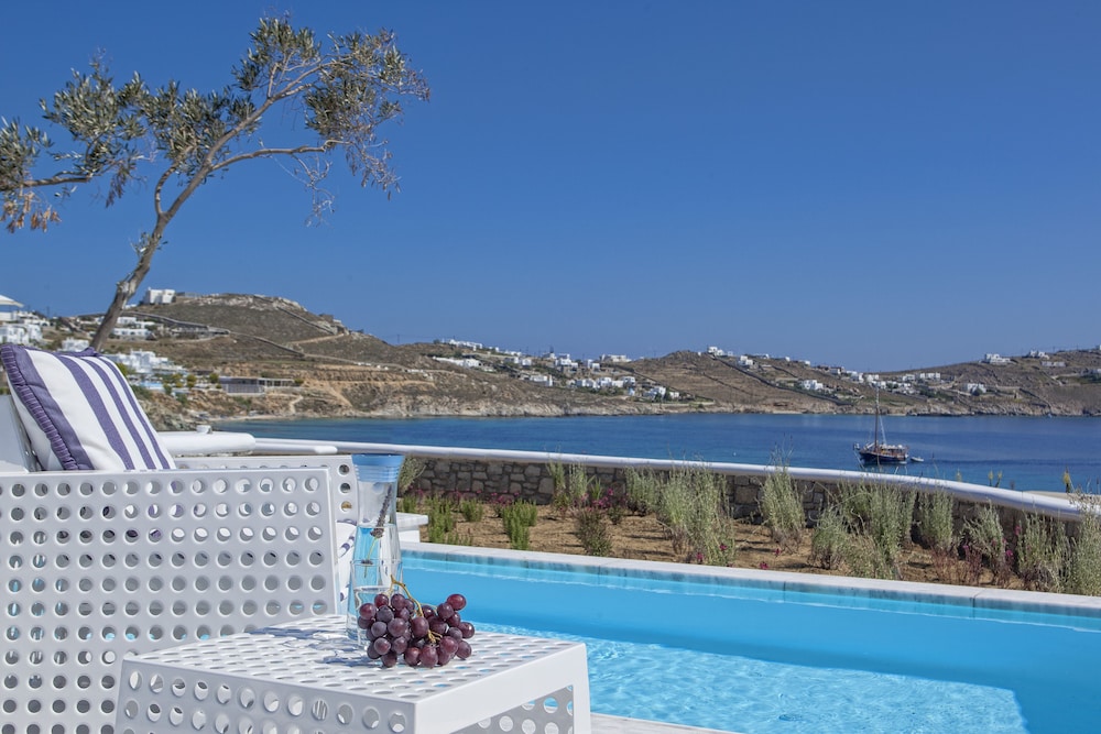 DeLight Boutique Hotel - Small Luxury Hotels of the World — Outdoor in Ornos, South Aegean