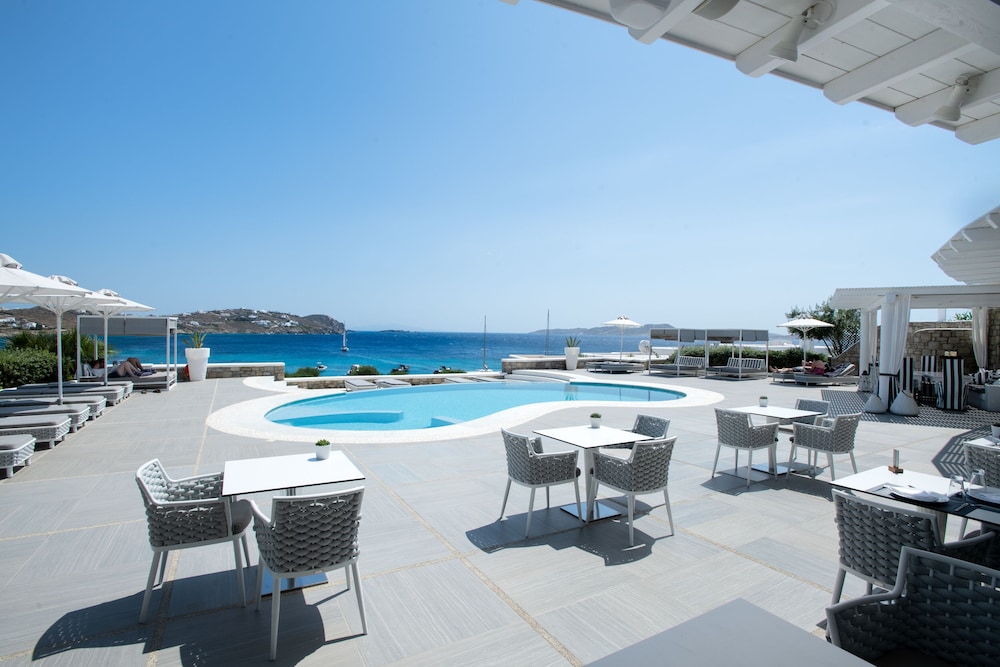 DeLight Boutique Hotel - Small Luxury Hotels of the World — Restaurant in Ornos, South Aegean