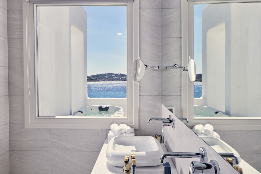 DeLight Boutique Hotel - Small Luxury Hotels of the World — Rooms in Ornos, South Aegean