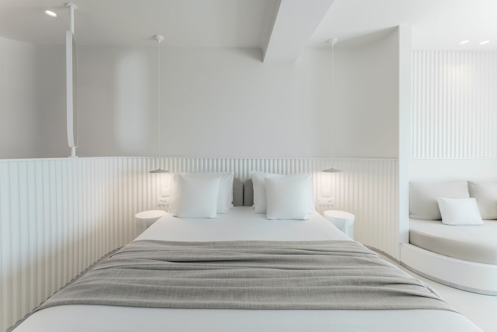 DeLight Boutique Hotel - Small Luxury Hotels of the World — Rooms in Ornos, South Aegean
