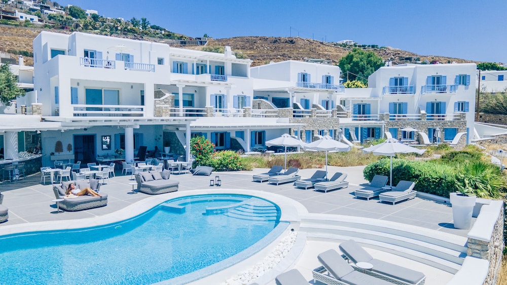 DeLight Boutique Hotel - Small Luxury Hotels of the World — Outdoor in Ornos, South Aegean