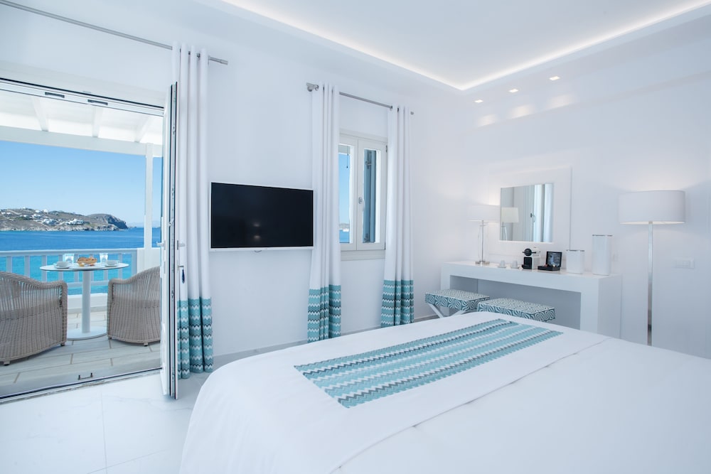 DeLight Boutique Hotel - Small Luxury Hotels of the World — Rooms in Ornos, South Aegean