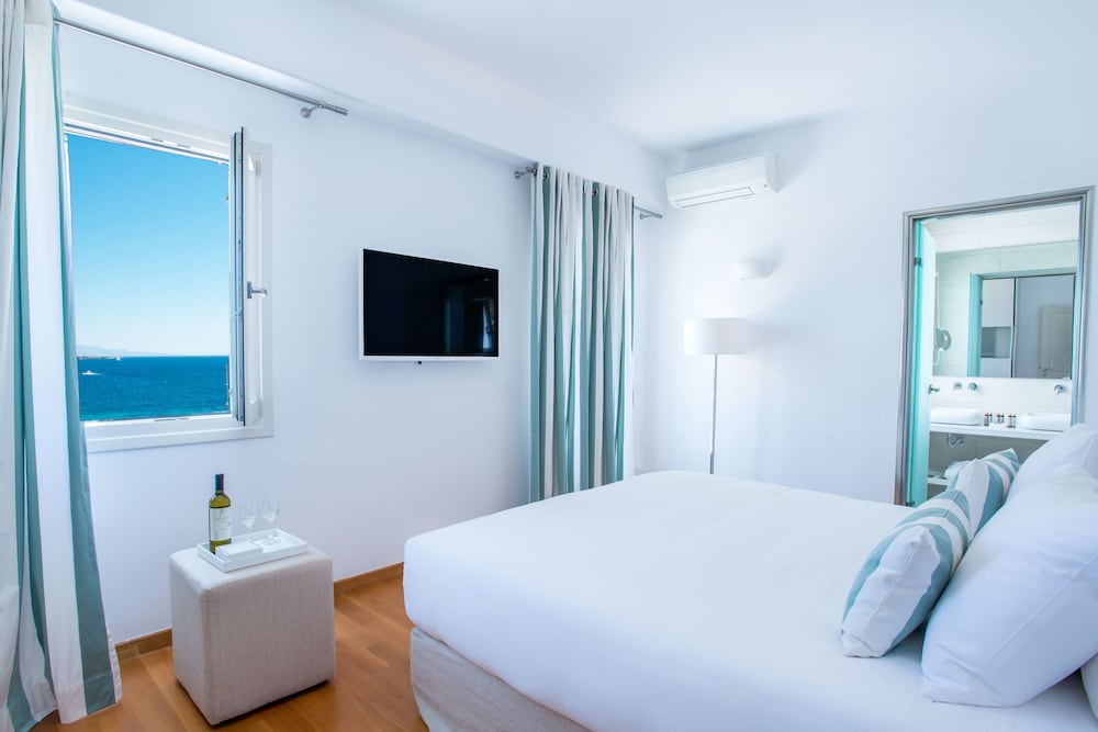 DeLight Boutique Hotel - Small Luxury Hotels of the World — Rooms in Ornos, South Aegean