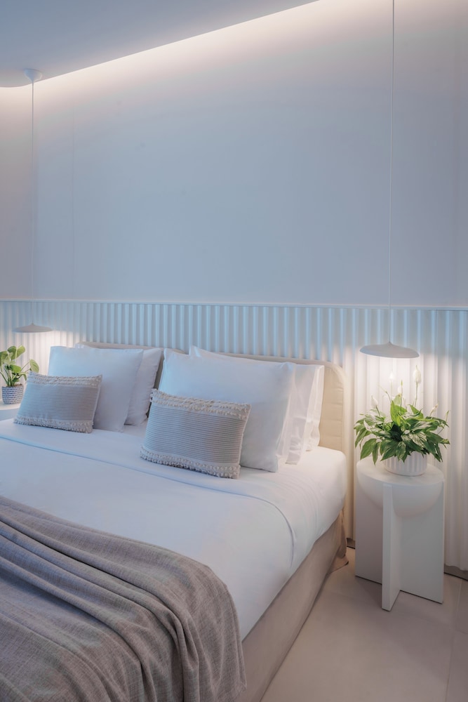DeLight Boutique Hotel - Small Luxury Hotels of the World — Rooms in Ornos, South Aegean