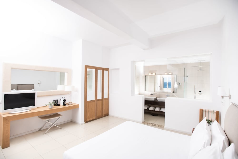 DeLight Boutique Hotel - Small Luxury Hotels of the World — Rooms in Ornos, South Aegean