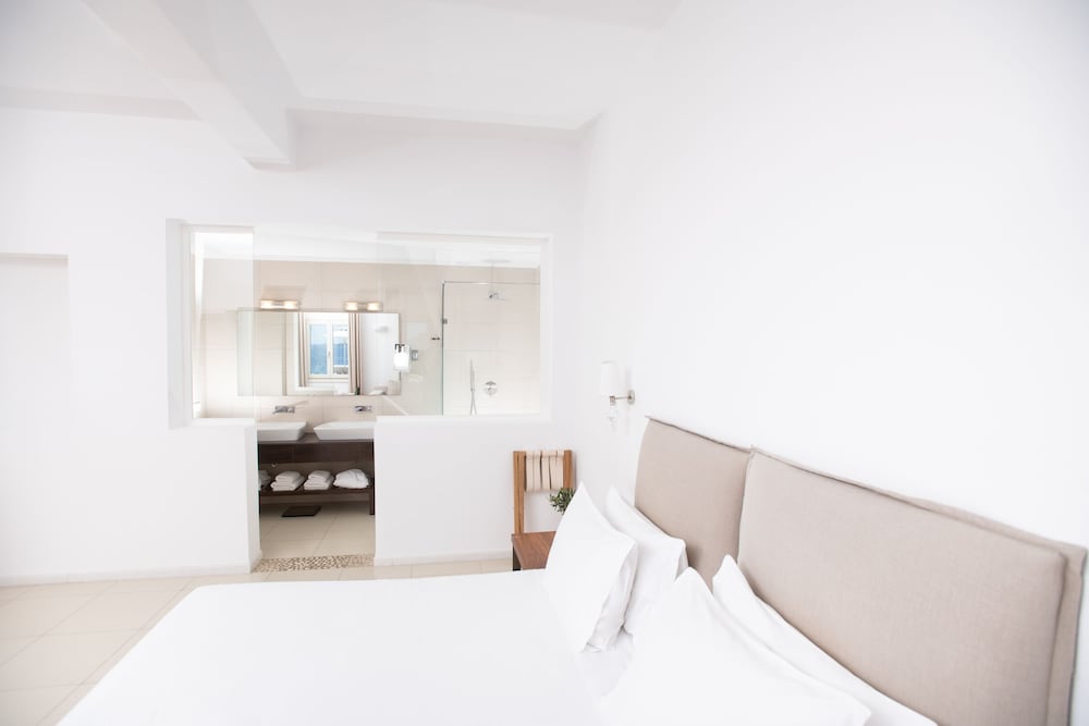 DeLight Boutique Hotel - Small Luxury Hotels of the World — Rooms in Ornos, South Aegean