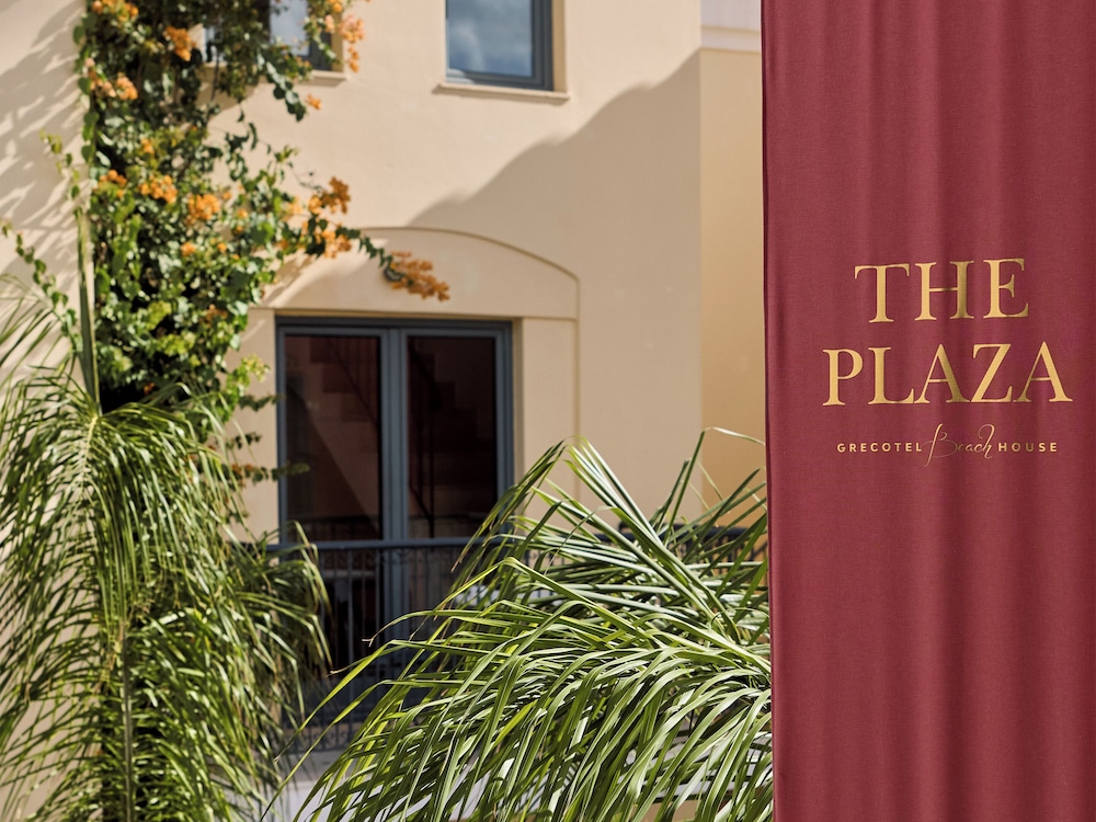 Grecotel Plaza Beach House — Hotel building in Rethymnon