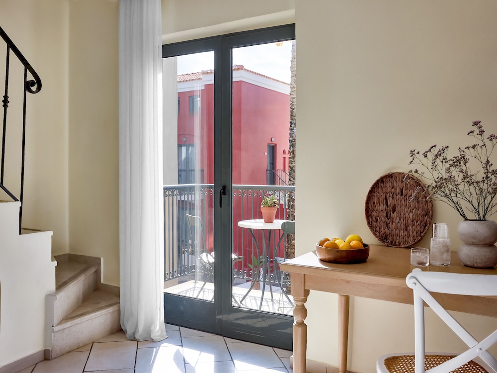 Grecotel Plaza Beach House — Hotel rooms in Rethymnon