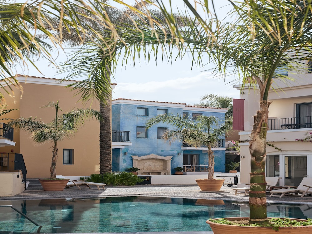 Grecotel Plaza Beach House — Hotel building in Rethymnon