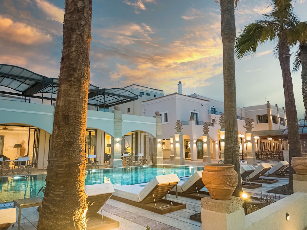 Grecotel Plaza Beach House — Swimming pool in Rethymnon