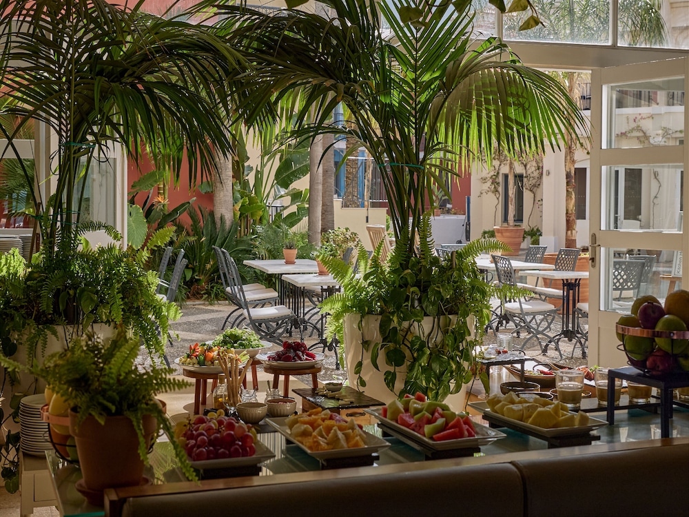 Grecotel Plaza Beach House — Restaurant & bars in Rethymnon