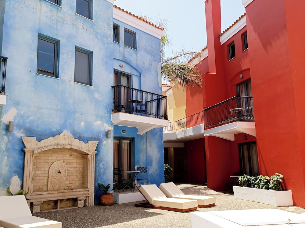 Grecotel Plaza Beach House — Hotel building in Rethymnon