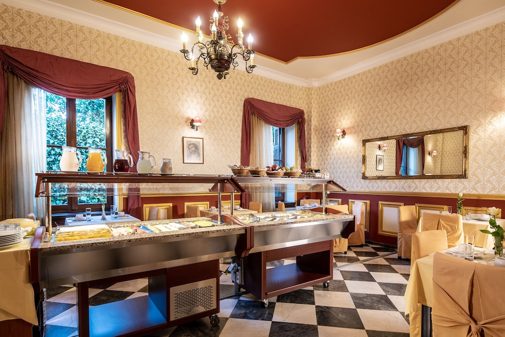 Halepa Hotel — Restaurant & bars in Chania
