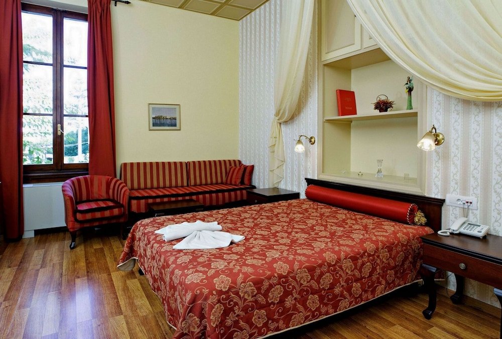 Halepa Hotel — Hotel rooms in Chania